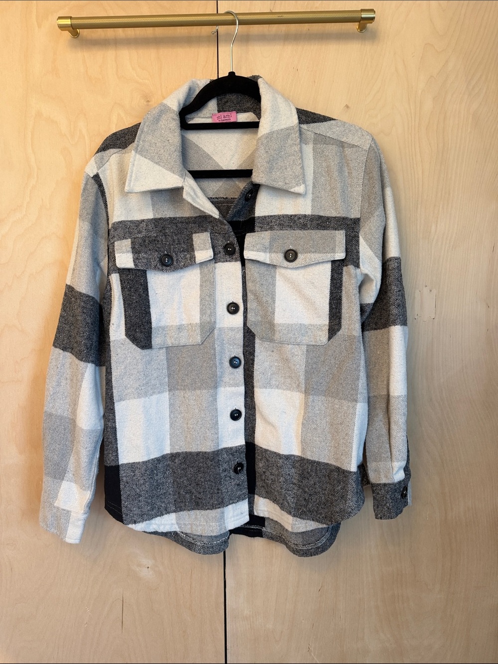 Francesca's Collections Gray and White Plaid Button-Down Shirt Jacket